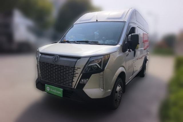 Used Dongfeng Yufeng 2023 V9+ 2.3T Manual Rear-Drive Cargo Van with Dual Rear Tires 3-Seater