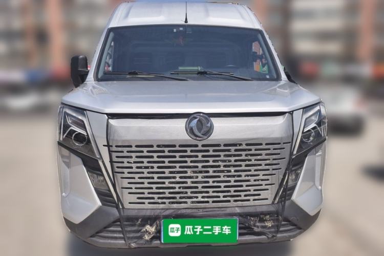 Used Dongfeng Yufeng 2023 V9+ 2.3T Manual Rear-Drive Cargo Van with Dual Rear Tires 3-Seater Front