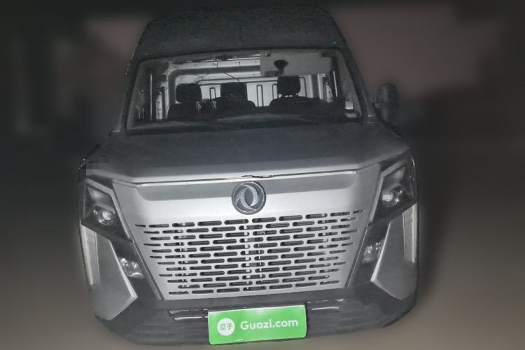 Used Dongfeng Yufeng 2023 V9+ 2.3T Manual Rear-Drive Cargo Van with Dual Rear Tires 3-Seater Front