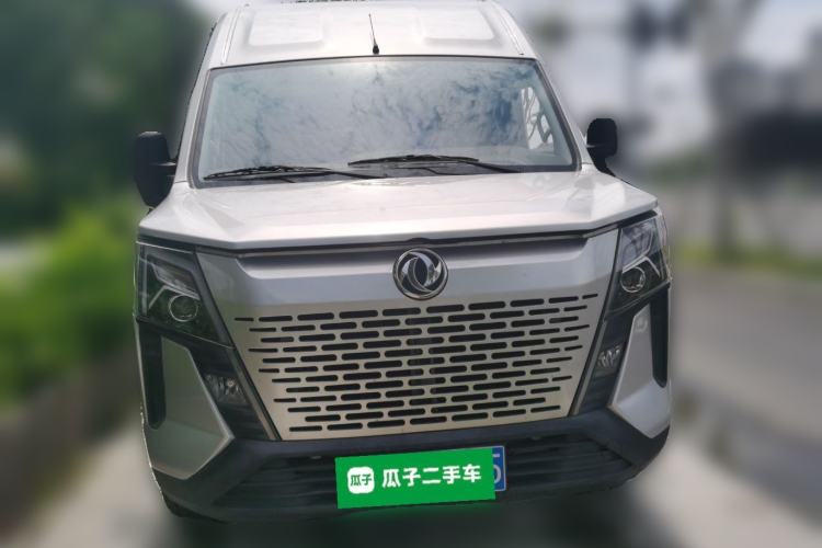 Used Dongfeng Yufeng 2023 V9+ 2.3T Manual Rear-Drive Cargo Van with Dual Rear Tires 3-Seater Front
