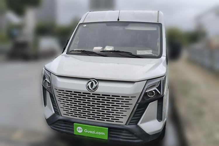 Used Dongfeng Yufeng 2023 V9+ 2.0T Manual Front-Drive Multi-Function Short-Chassis Mid-Height 5/6-Seater Front