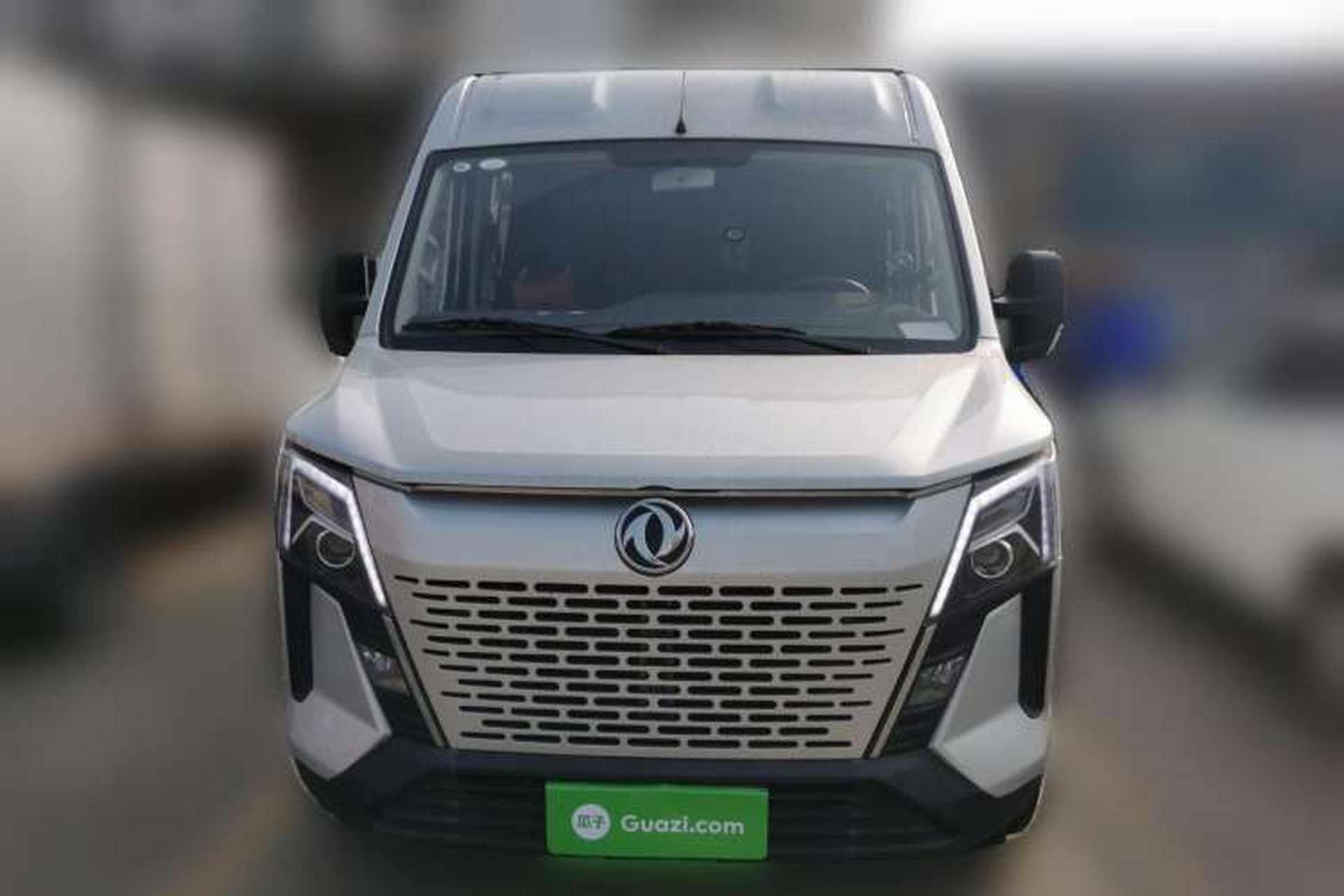 Used Dongfeng Yufeng 2023 V9+ 2.0T Automatic Front-Wheel-Drive Short Wheelbase Mid-Roof Design—5/6-Seater Front