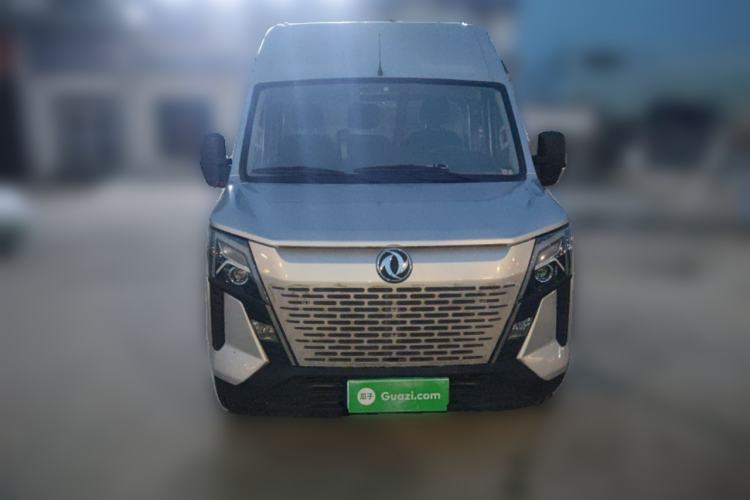 Used Dongfeng Yufeng 2023 V9+ 2.3T Manual Rear-Drive Cargo Van with Dual Rear Tires 3-Seater Front