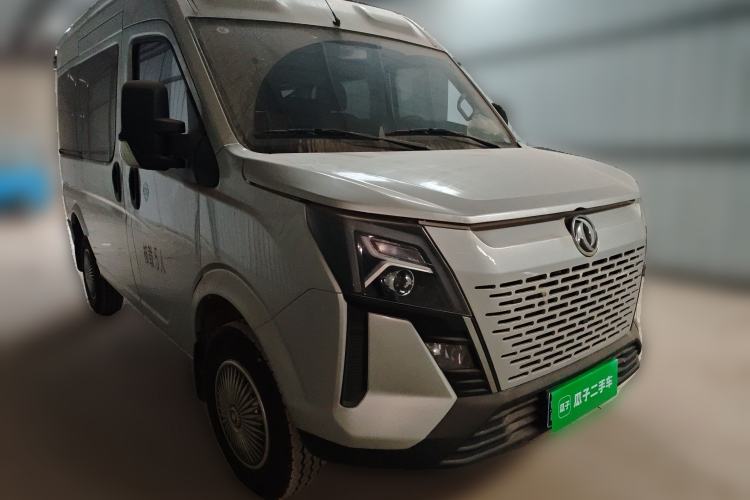 Used Dongfeng Yufeng 2023 V9+ 2.0T Manual Front-Drive Multi-Function Short-Chassis Mid-Height 5/6-Seater Front Right 45 Deg