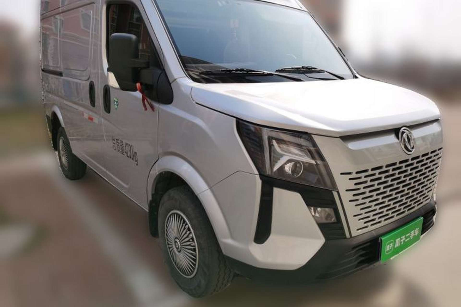 Used Dongfeng Yufeng 2023 V9+ 2.3T Manual Front-Drive Van Short Wheelbase Mid-Roof 3-Seater Front Right 45 Deg