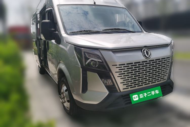 Used Dongfeng Yufeng 2023 V9+ 2.3T Manual Rear-Drive Cargo Van with Dual Rear Tires 3-Seater Front Right 45 Deg