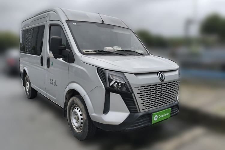 Used Dongfeng Yufeng 2023 V9+ 2.0T Manual Front-Drive Multi-Function Short-Chassis Mid-Height 5/6-Seater Front Right 45 Deg