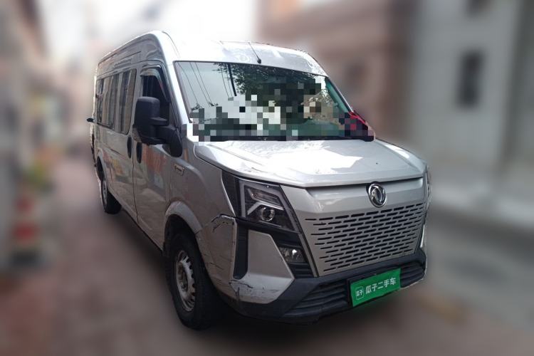 Used Dongfeng Yufeng 2023 V9+ 2.0T Manual Rear-Drive Multi-Function Mid-Height 7/8/9-Seater Front Right 45 Deg