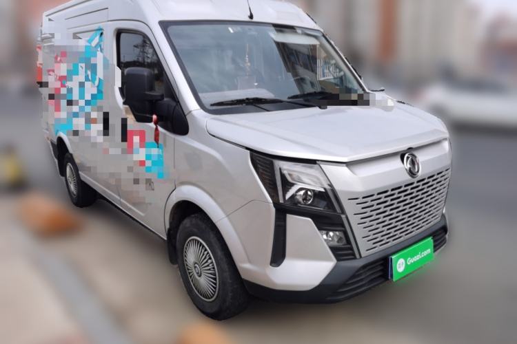 Used Dongfeng Yufeng 2023 V9+ 2.3T Manual Front-Drive Van Short Wheelbase Mid-Roof 3-Seater Front Right 45 Deg