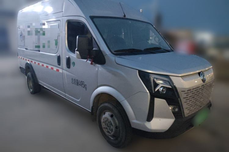 Used Dongfeng Yufeng 2023 V9+ 2.3T Manual Rear-Drive Cargo Van with Dual Rear Tires 3-Seater Front Right 45 Deg