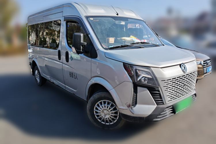 Used Dongfeng Yufeng 2023 V9+ 2.0T Manual Front-Wheel-Drive Multi-Function Mid-Roof Van with 7/8/9 Seats Front Right 45 Deg