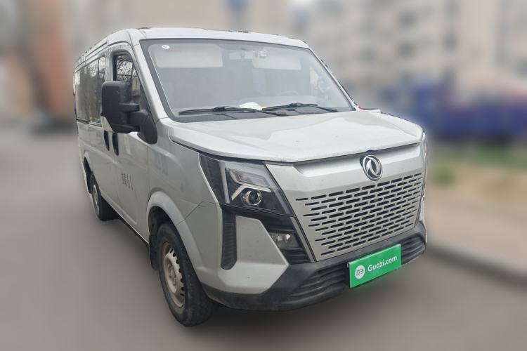 Used Dongfeng Yufeng 2023 V9+ 2.0T Manual Front-Wheel-Drive Multi-Function Short-Chassis Low-Roof 5/6-Seater Front Right 45 Deg