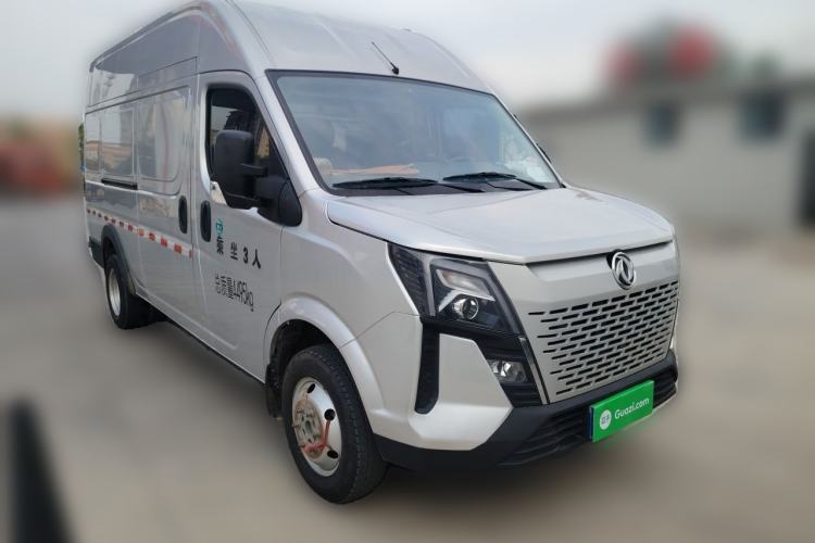 Used Dongfeng Yufeng 2023 V9+ 2.3T Manual Rear-Drive Cargo Van with Dual Rear Tires 3-Seater Front Right 45 Deg