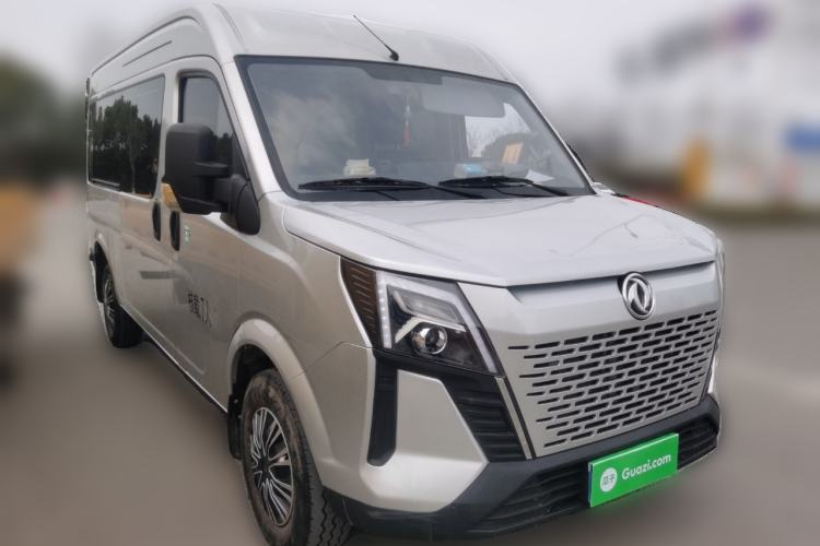 Used Dongfeng Yufeng 2023 V9+ 2.0T Manual Front-Wheel-Drive Multi-Function Mid-Roof Van with 7/8/9 Seats Front Right 45 Deg