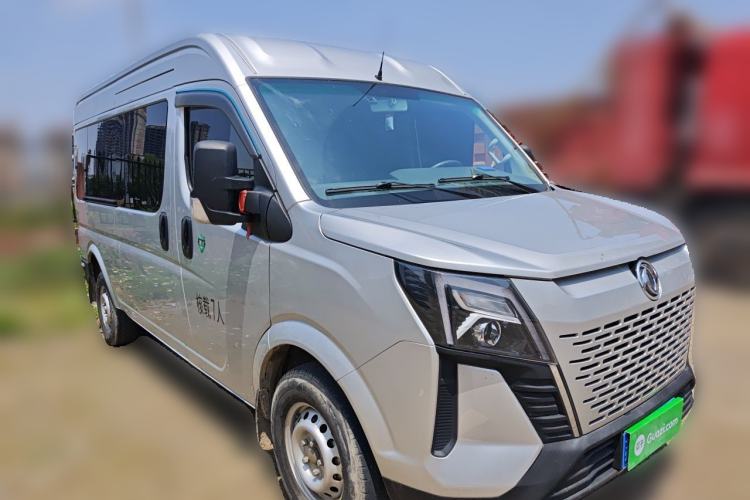 Used Dongfeng Yufeng 2023 V9+ 2.0T Manual Front-Wheel-Drive Multi-Function Mid-Roof Van with 7/8/9 Seats Front Right 45 Deg