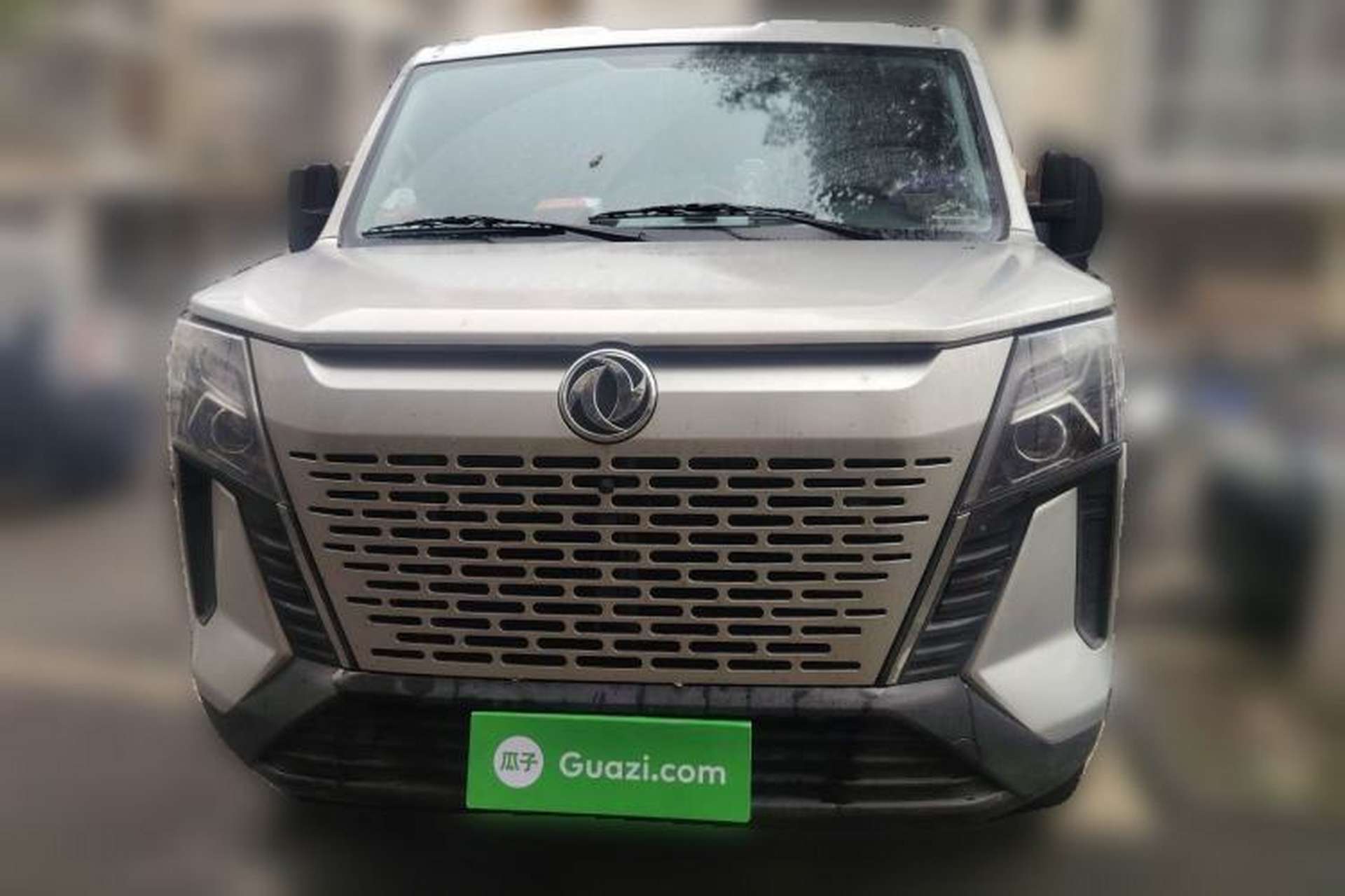 Used Dongfeng Yufeng 2023 V9+ 2.0T Manual Front-Wheel-Drive Multi-Function Short-Chassis Low-Roof 5/6-Seater Front