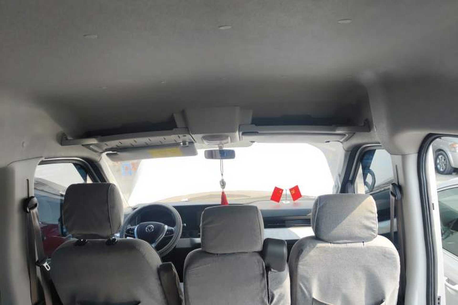 Used Dongfeng Yufeng 2023 V9+ 2.0T Manual Front-Wheel-Drive Multi-Function Mid-Roof Van with 7/8/9 Seats Headliner