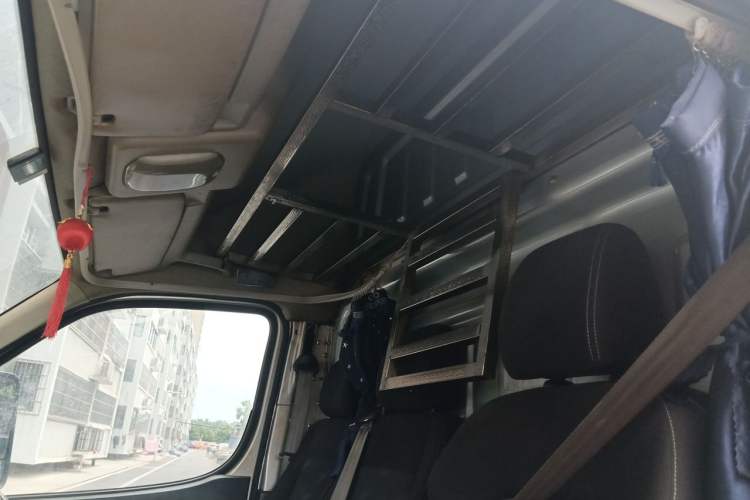 Used Dongfeng Yufeng 2023 V9+ 2.3T Manual Rear-Drive Van Long Wheelbase Mid-Roof Design 3-Seater Headliner