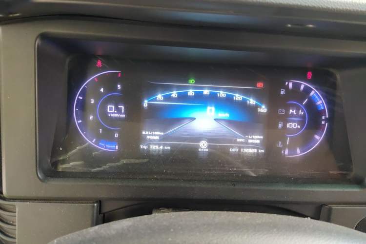 Used Dongfeng Yufeng 2023 V9+ 2.0T Manual Front-Wheel-Drive Multi-Function Mid-Roof Van with 7/8/9 Seats Instrument Cluster