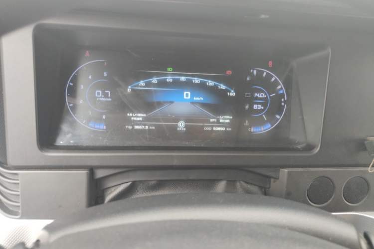Used Dongfeng Yufeng 2023 V9+ 2.0T Manual Front-Wheel-Drive Multi-Function Mid-Roof Van with 7/8/9 Seats Instrument Cluster