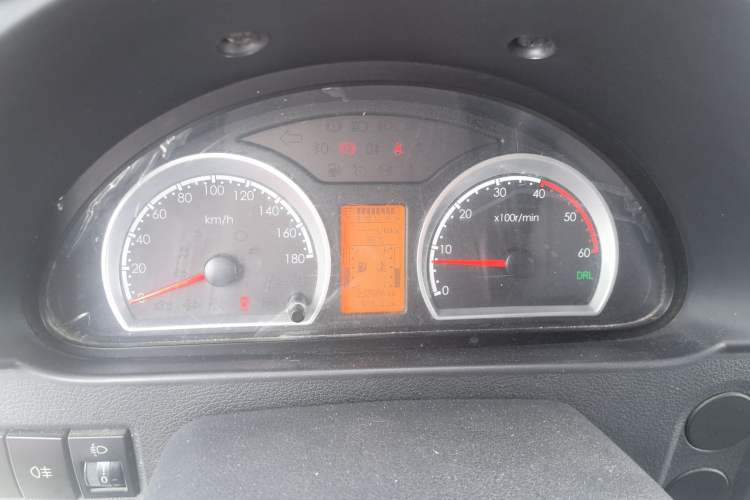 Used Dongfeng Yufeng 2023 V9+ 2.0T Manual Front-Wheel-Drive Multi-Function Mid-Roof Van with 7/8/9 Seats Instrument Cluster