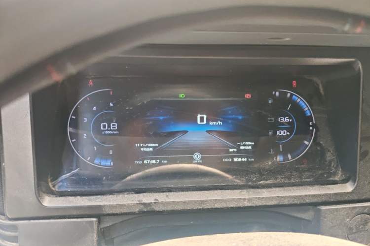 Used Dongfeng Yufeng 2023 V9+ 2.0T Manual Front-Drive Multi-Function Mid-Roof High-Roof 7/8/9-Seater Instrument Cluster