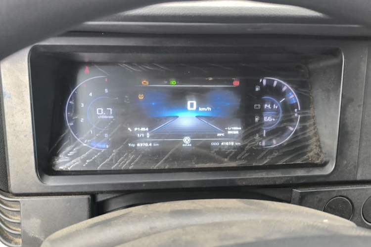 Used Dongfeng Yufeng 2023 V9+ 2.0T Manual Front-Drive Multi-Function Short-Chassis Mid-Height 5/6-Seater Instrument Cluster