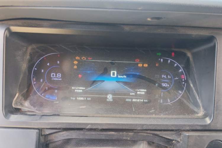 Used Dongfeng Yufeng 2023 V9+ 2.3T Manual Front-Drive Van Long Wheelbase High Roof 3-Seater Instrument Cluster