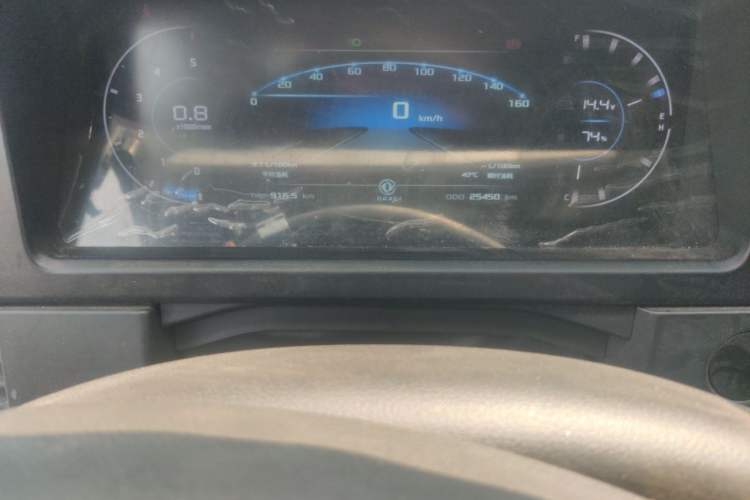 Used Dongfeng Yufeng 2023 V9+ 2.0T Manual Rear-Drive Multi-Function Mid-Height 7/8/9-Seater Instrument Cluster