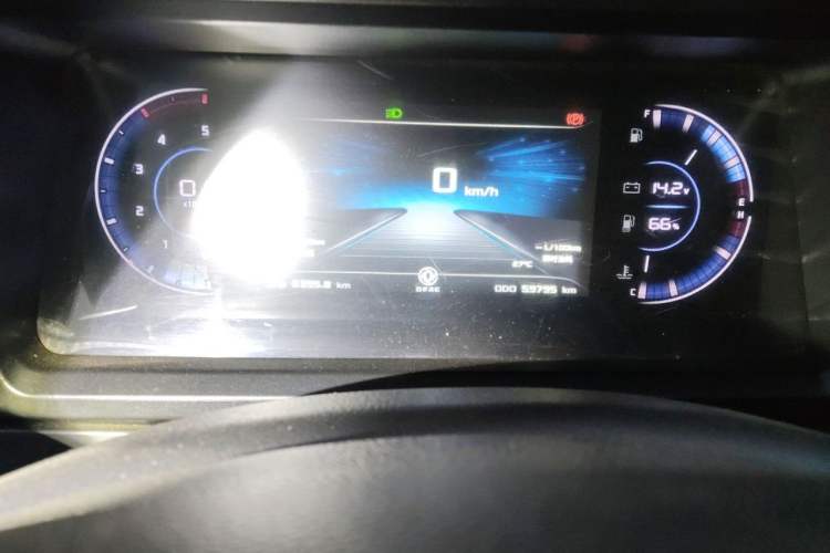 Used Dongfeng Yufeng 2023 V9+ 2.0T Manual Front-Drive Multi-Function Short-Chassis Mid-Height 5/6-Seater Instrument Cluster