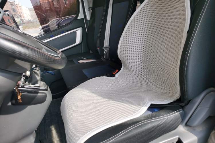 Used Dongfeng Yufeng 2023 V9+ 2.3T Manual Front-Drive Van Short Wheelbase Mid-Roof 3-Seater Left Front Seat