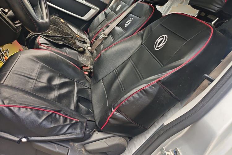 Used Dongfeng Yufeng 2023 V9+ 2.0T Manual Front-Drive Multi-Function Mid-Roof High-Roof 7/8/9-Seater Left Front Seat