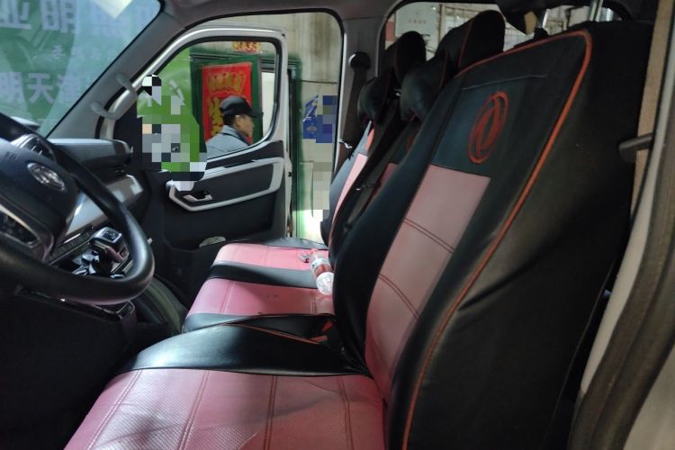 Used Dongfeng Yufeng 2023 V9+ 2.0T Automatic Front-Drive Multi-Function Mid-Roof 7/8/9-Seater Left Front Seat