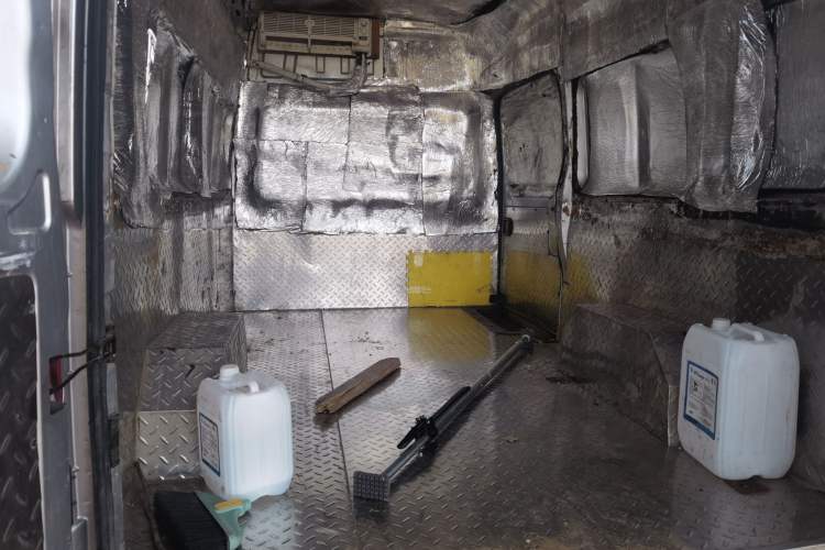Used Dongfeng Yufeng 2023 V9+ 2.3T Manual Front-Drive Van Long Wheelbase High Roof 3-Seater Left Rear Seat
