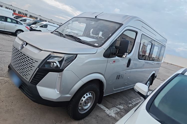 Used Dongfeng Yufeng 2023 V9+ 2.0T Manual Front-Wheel-Drive Multi-Function Mid-Roof Van with 7/8/9 Seats Left Side