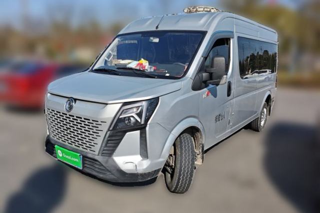 Used Dongfeng Yufeng 2023 V9+ 2.0T Manual Front-Wheel-Drive Multi-Function Mid-Roof Van with 7/8/9 Seats