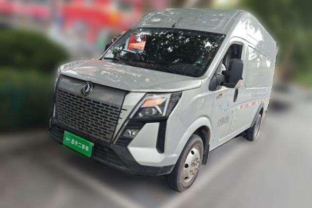 Used Dongfeng Yufeng 2023 V9+ 2.3T Manual Rear-Drive Cargo Van with Dual Rear Tires 3-Seater