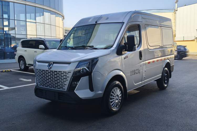 Used Dongfeng Yufeng 2023 V9+ 2.3T Manual Front-Drive Van Short Wheelbase Mid-Roof 3-Seater Guazi used car, China used car export, Used car for sale, Used  cars, Cheapest cars for sale