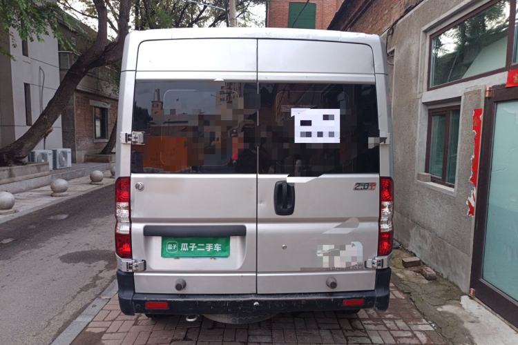 Used Dongfeng Yufeng 2023 V9+ 2.0T Manual Rear-Drive Multi-Function Mid-Height 7/8/9-Seater Rear