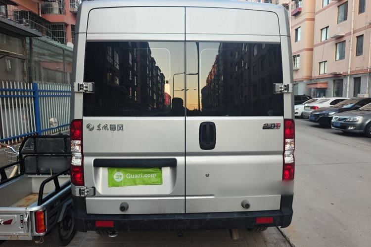 Used Dongfeng Yufeng 2023 V9+ 2.0T Automatic Front-Drive Multi-Function Mid-Roof 7/8/9-Seater Rear