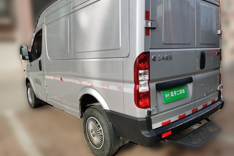 Used Dongfeng Yufeng 2023 V9+ 2.3T Manual Front-Drive Van Short Wheelbase Mid-Roof 3-Seater Rear Left 45 Deg