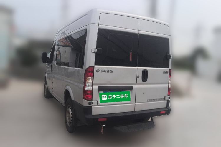 Used Dongfeng Yufeng 2023 V9+ 2.0T Manual Front-Wheel-Drive Multi-Function Mid-Roof Van with 7/8/9 Seats Rear Left 45 Deg