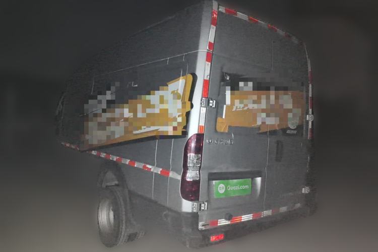 Used Dongfeng Yufeng 2023 V9+ 2.3T Manual Rear-Drive Cargo Van with Dual Rear Tires 3-Seater Rear Left 45 Deg