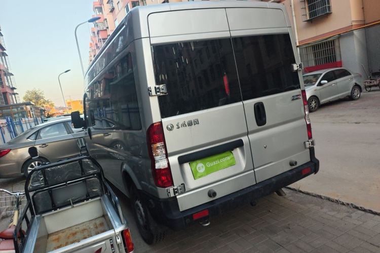 Used Dongfeng Yufeng 2023 V9+ 2.0T Automatic Front-Drive Multi-Function Mid-Roof 7/8/9-Seater Rear Left 45 Deg