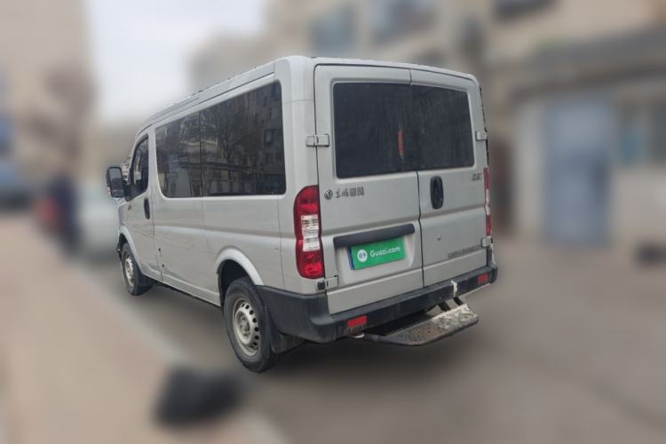 Used Dongfeng Yufeng 2023 V9+ 2.0T Manual Front-Wheel-Drive Multi-Function Short-Chassis Low-Roof 5/6-Seater Rear Left 45 Deg