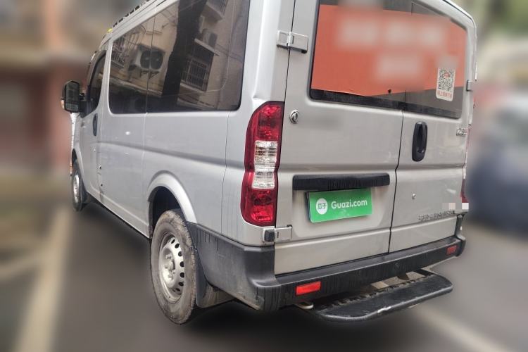 Used Dongfeng Yufeng 2023 V9+ 2.0T Manual Front-Wheel-Drive Multi-Function Short-Chassis Low-Roof 5/6-Seater Rear Left 45 Deg