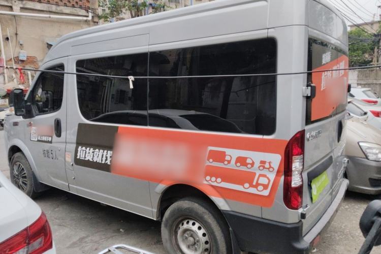 Used Dongfeng Yufeng 2023 V9+ 2.0T Manual Front-Drive Multi-Function Short-Chassis Mid-Height 5/6-Seater Rear Left 45 Deg