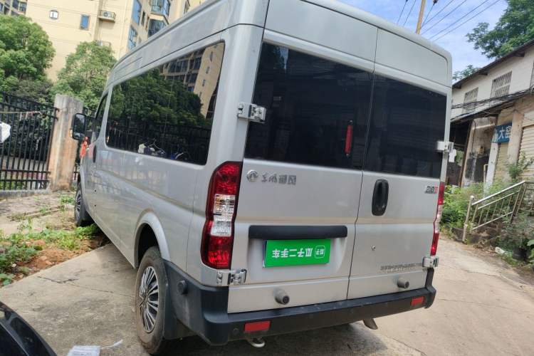 Used Dongfeng Yufeng 2023 V9+ 2.0T Manual Front-Wheel-Drive Multi-Function Mid-Roof Van with 7/8/9 Seats Rear Left 45 Deg