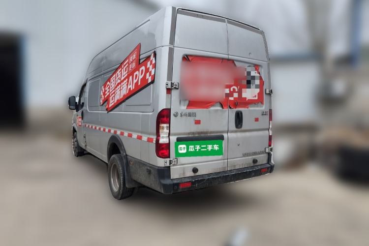 Used Dongfeng Yufeng 2023 V9+ 2.3T Manual Rear-Drive Cargo Van with Dual Rear Tires 3-Seater Rear Left 45 Deg