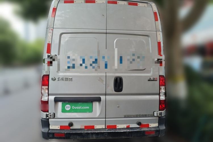 Used Dongfeng Yufeng 2023 V9+ 2.3T Manual Rear-Drive Cargo Van with Dual Rear Tires 3-Seater Rear